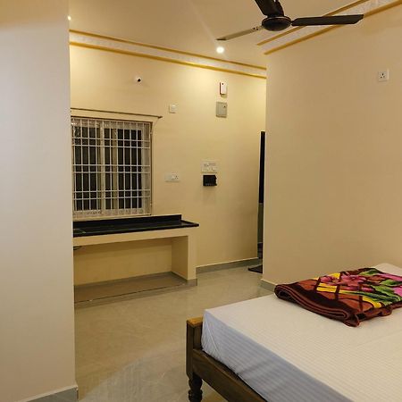 Liya Guest House Tiruvannamalai Ngoại thất bức ảnh
