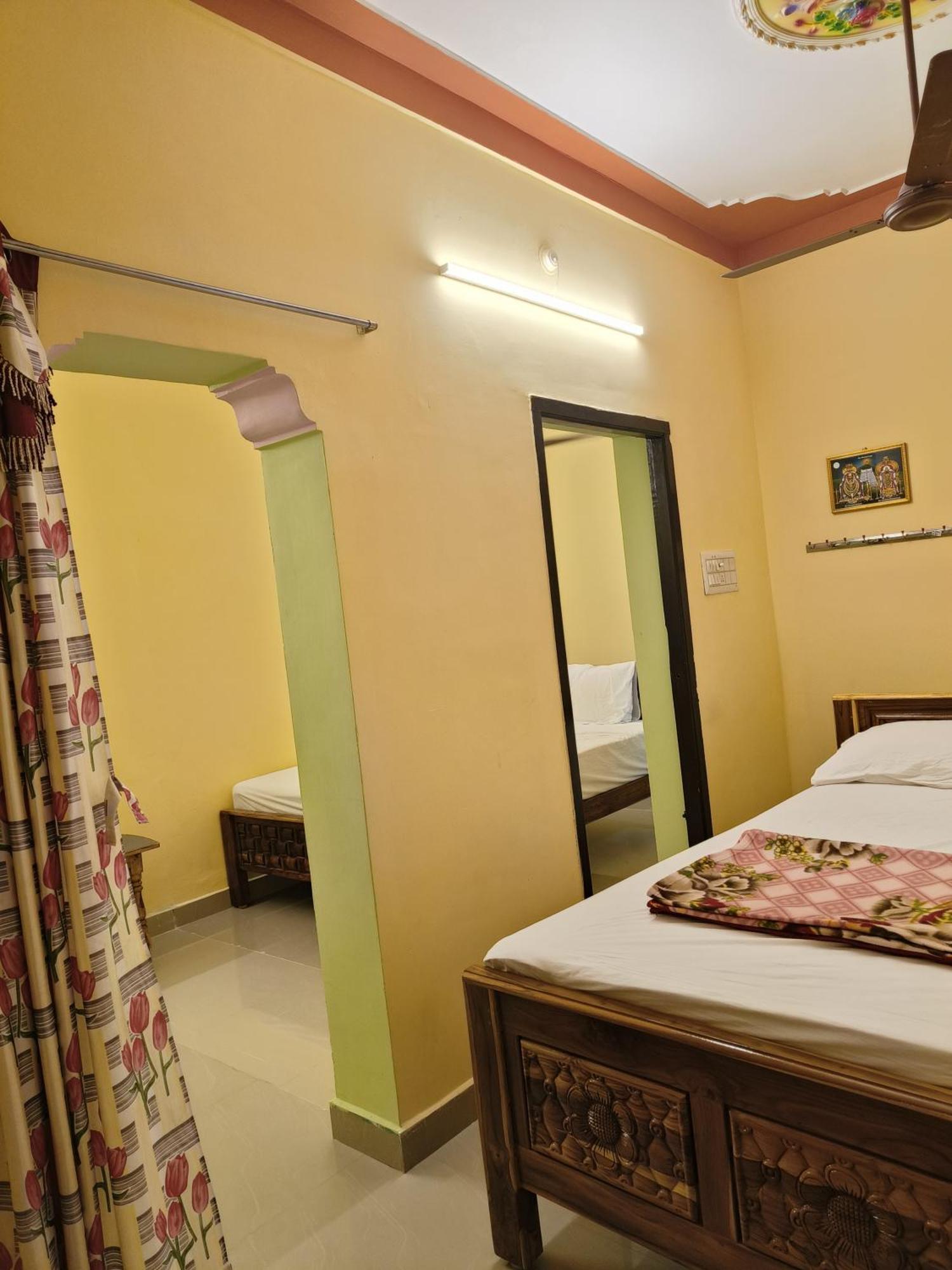 Liya Guest House Tiruvannamalai Ngoại thất bức ảnh