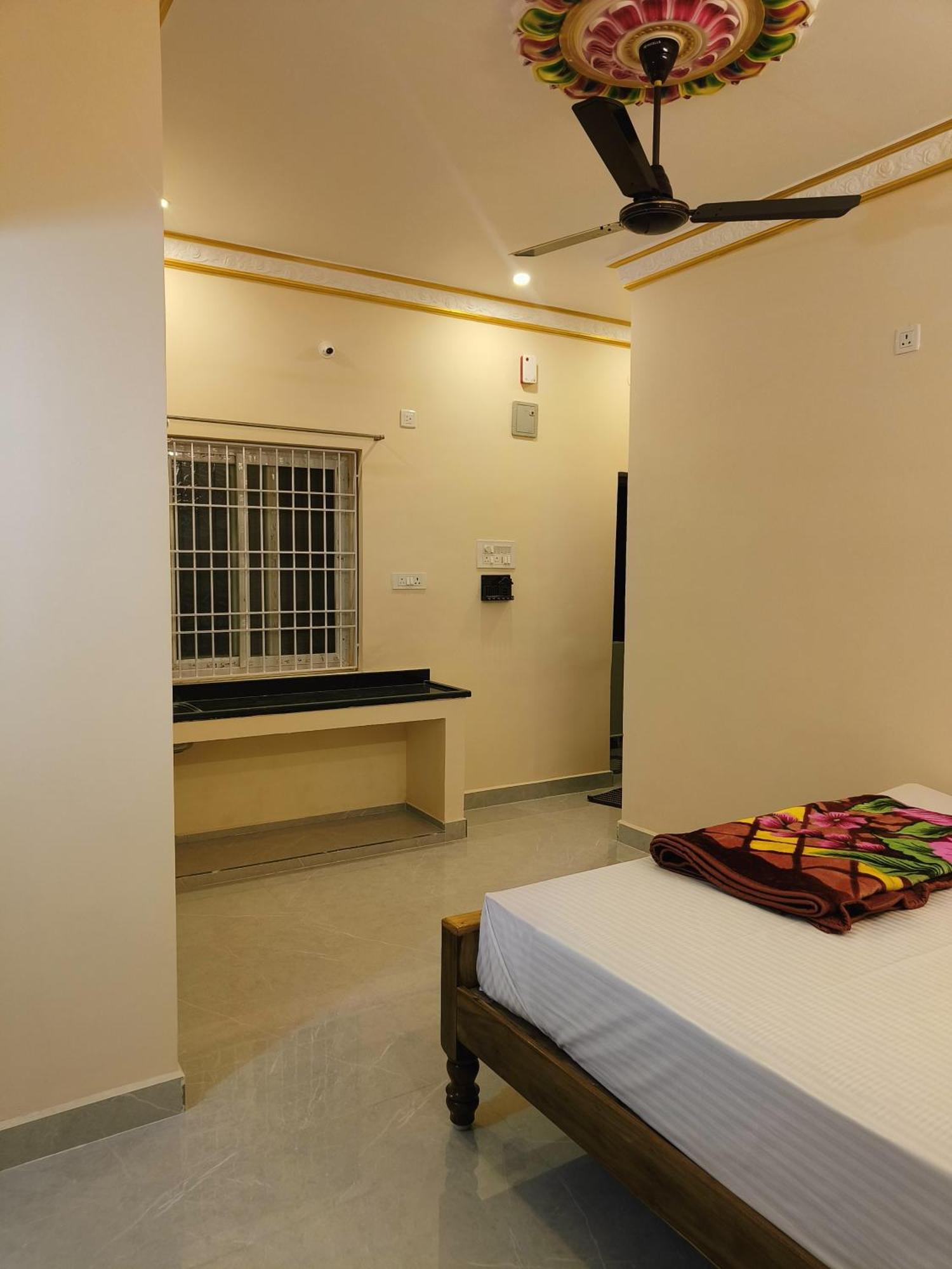 Liya Guest House Tiruvannamalai Ngoại thất bức ảnh