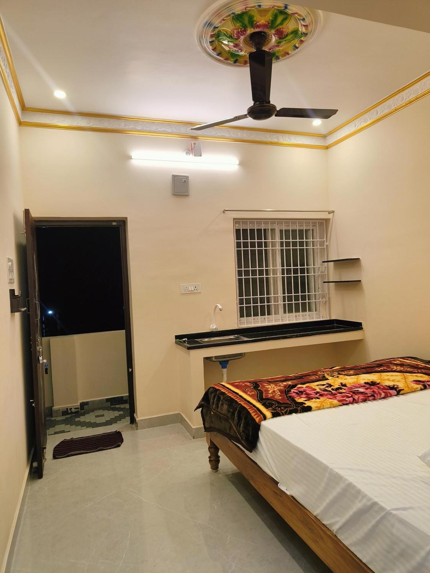Liya Guest House Tiruvannamalai Ngoại thất bức ảnh