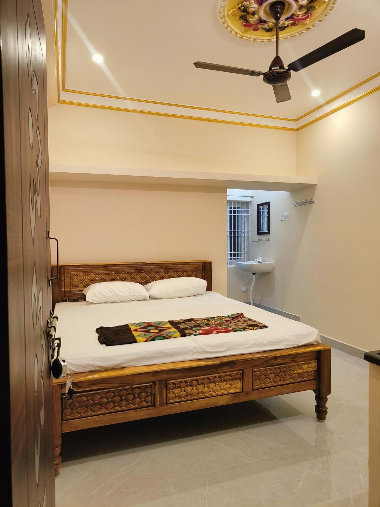 Liya Guest House Tiruvannamalai Ngoại thất bức ảnh